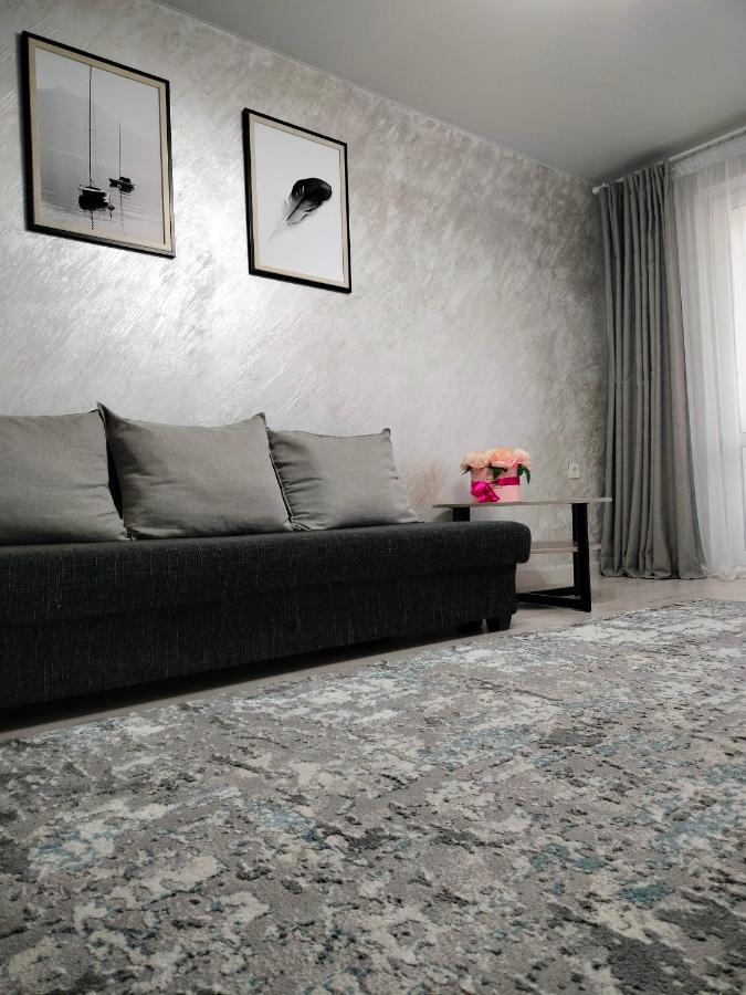 Уютная 2 Ком-Я Квартира В Центре Города, Район "Арбата" Appartement Alma-Ata Buitenkant foto